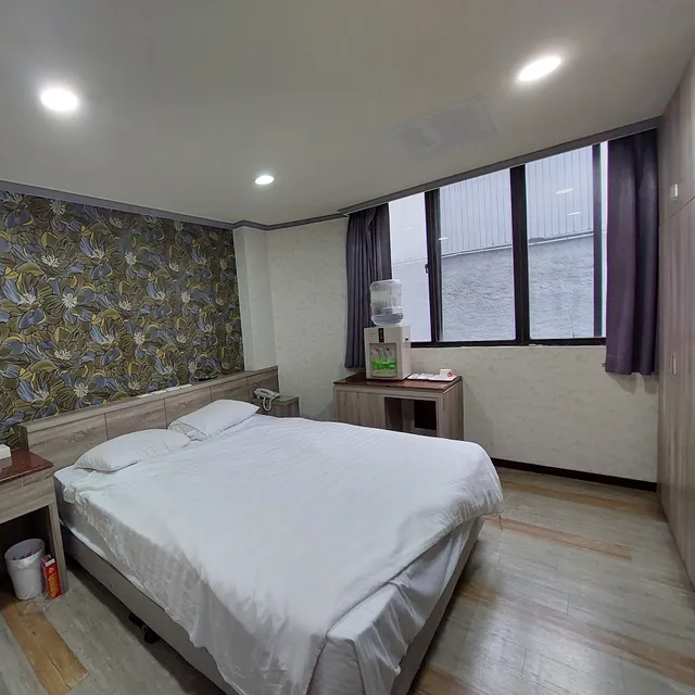 Jian Lun Business Hotel