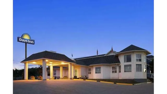 Days Inn by Wyndham Hinton