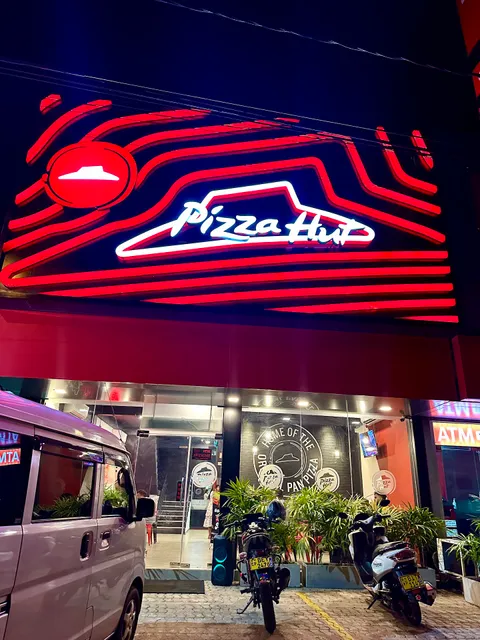 Pizza Hut - Arayampathy