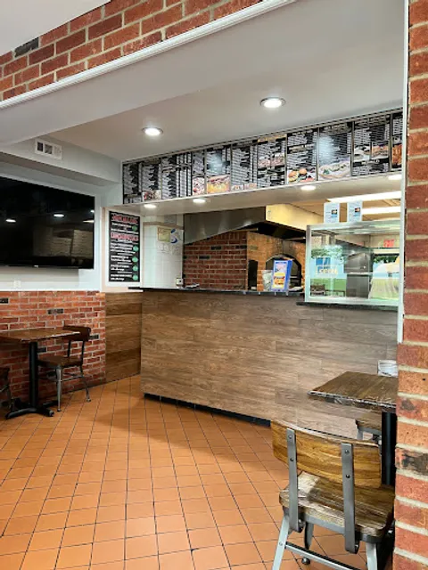 lucianis Brick Oven Pizzeria