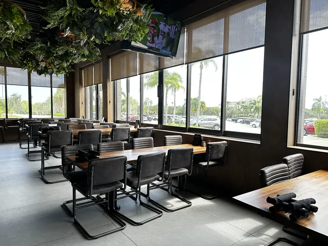 Tap 42 Craft Kitchen & Bar - Palm Beach Gardens