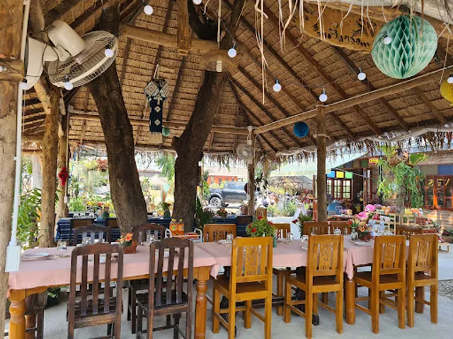 Lampang Hideaway Guesthouse&Cafe ลำปาง ไฮ ดา เวย์ เกสต์เฮ้าส์&คาเฟ่