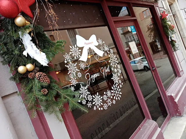 Circa Capulus nouveau local à côte de l'église St François