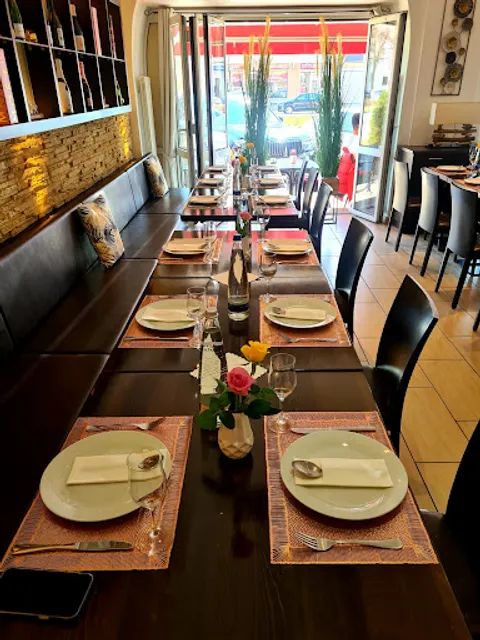 RIVER Restaurant & Pizzeria