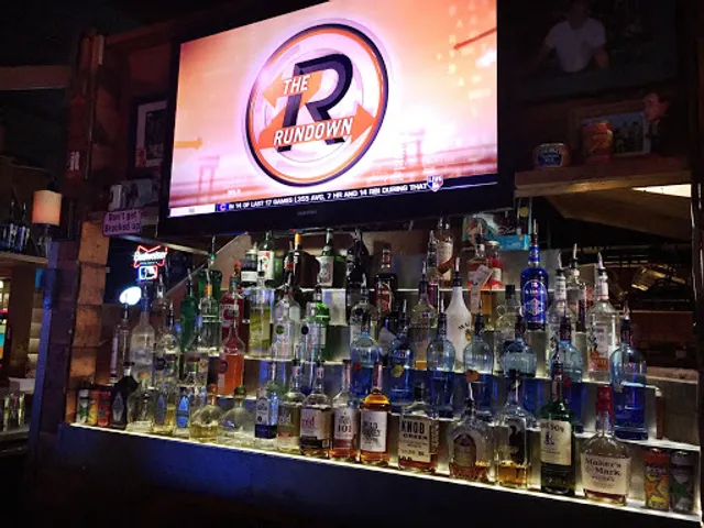 DJ's of Scottsdale Bar & Grill