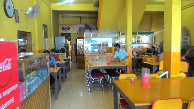 RUMAH MAKAN & BUFFET RAHMAT