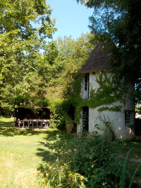 MOULIN DE VILLEVERNEIX - NEUVIC