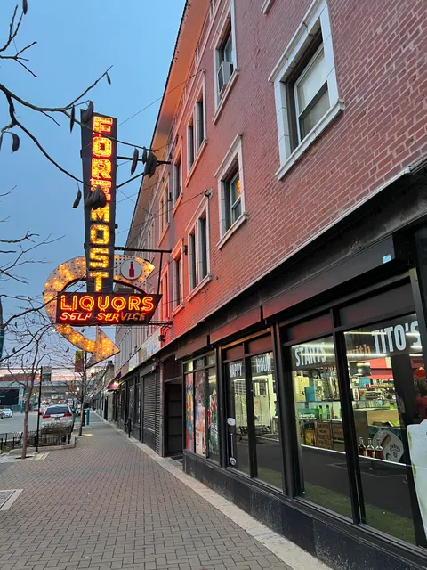 Foremost Liquor Uptown