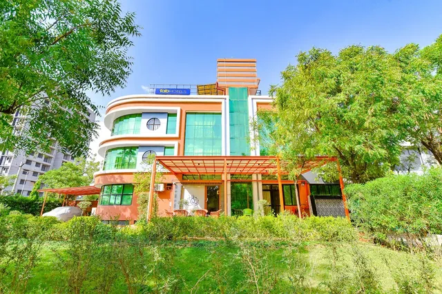 FabHotel Siddharth Corporate - Hotels in Vavol, Gandhinagar