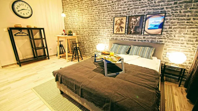 Frank-Kiss Apartments