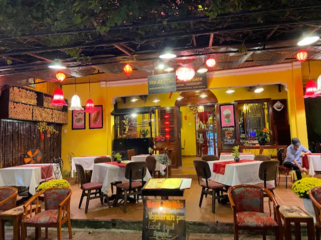 The Old Days - Restaurant & Bar