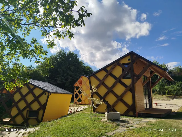 Apiturizem Apartmaji Kr'bee