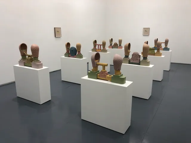 Klaus von Nichtssagend Gallery