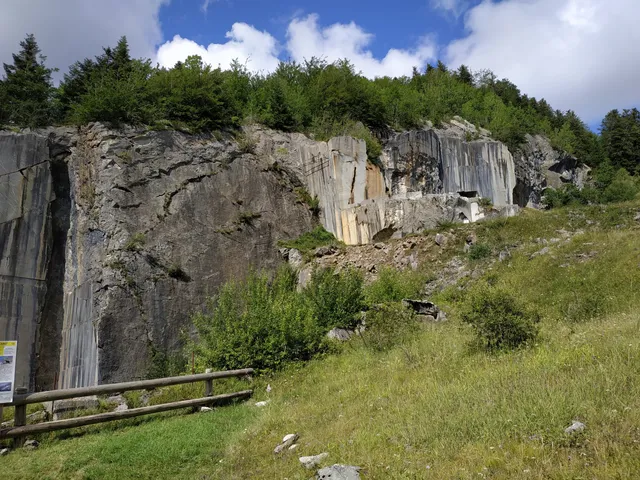 La Carrièrre de Marbre campan-payolle