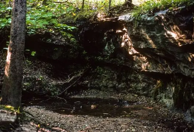 Graham Cave State Park