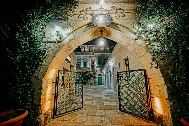 Elysee Cave House Hotel