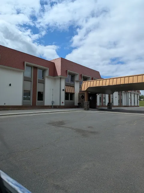 Red Rock Hotel & Suites