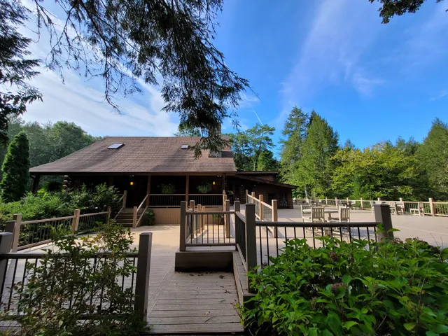 River’s Ridge Lodge