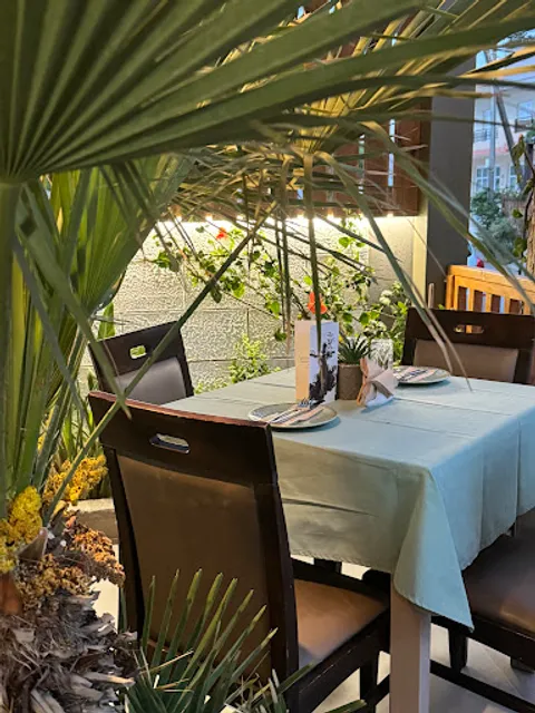 Manos taverna analipsis