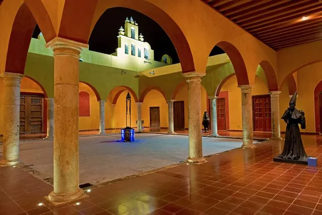 El Claustro