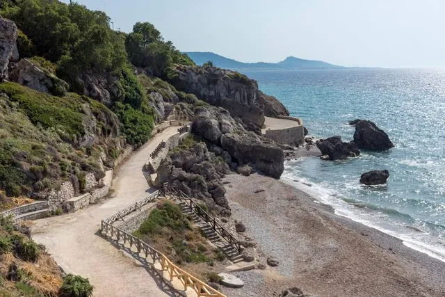 Spiaggia Akti Miaouli