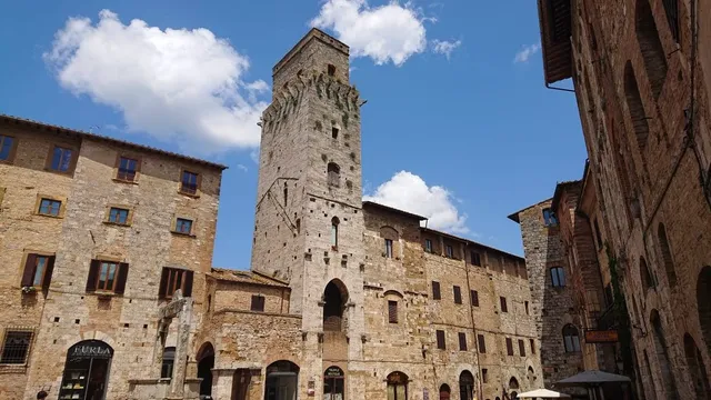 Piazza della Cisterna