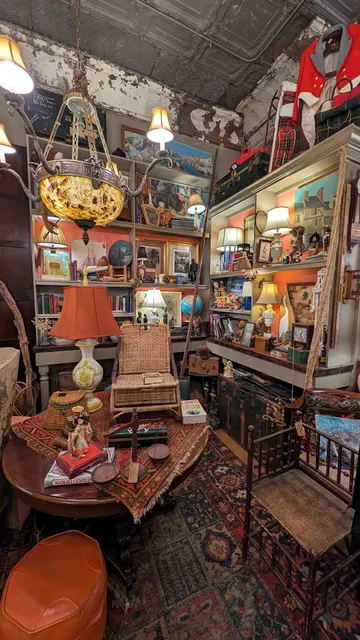 Manifest Antiques & Interiors
