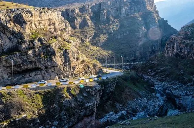 Geli Ali Bag Waterfall