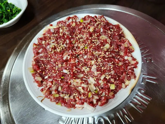 금강산생고기식당