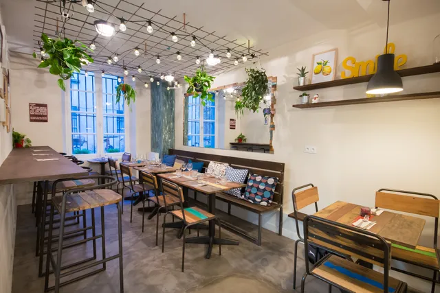 Positive Déli _rue de Satory