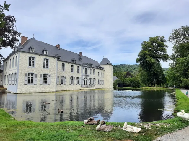 Annevoie Castle