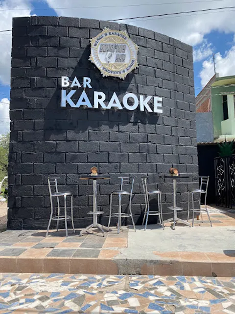 Boemios Bar Wings & Karaoke