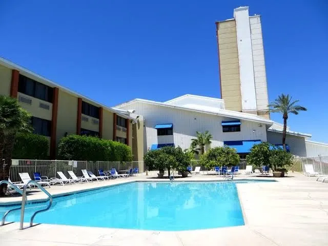 Laughlin River Lodge