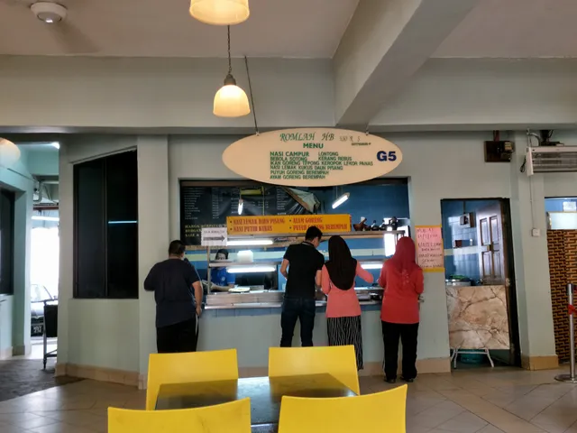 Nasi Lemak Romlah Presint 8