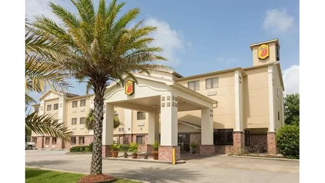 Super 8 by Wyndham Duson Lafayette West Area