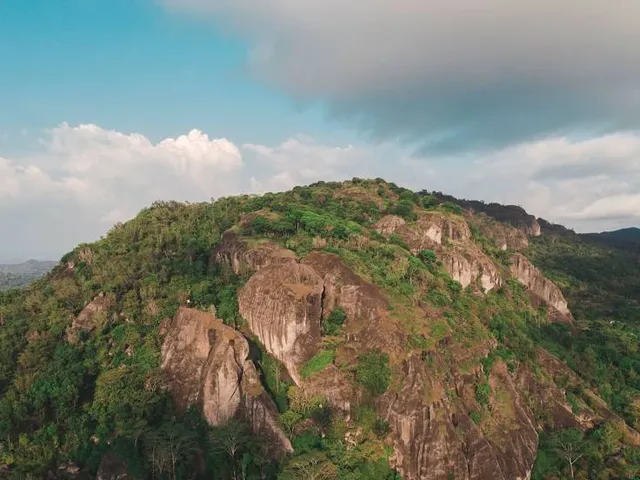 Puncak Gunung Api Purba (Nglanggeran)