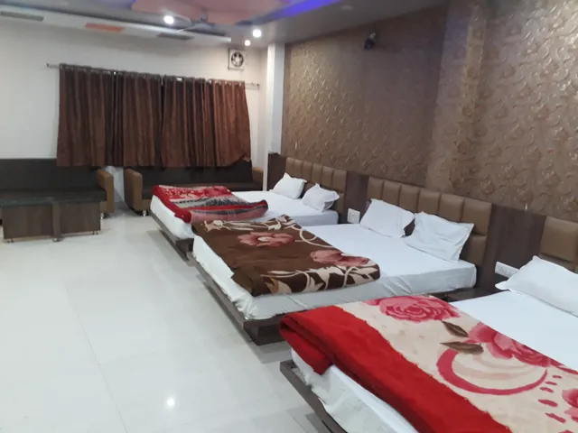 Hotel uma shree