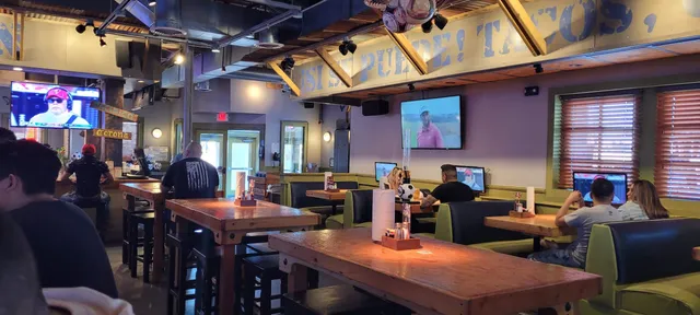 Tacos, Cerveza Y Wings