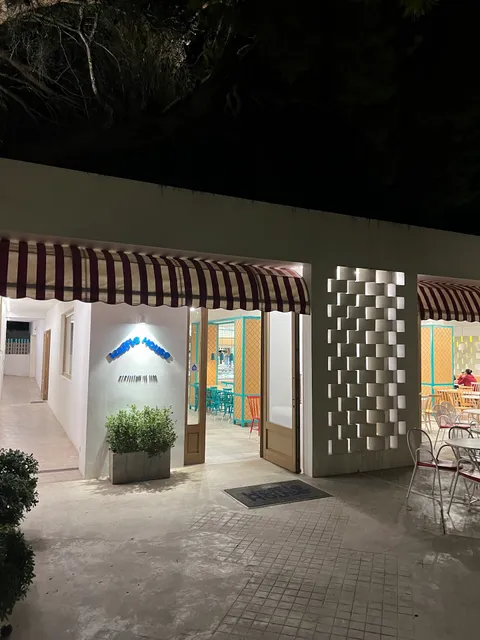 Waffle House (ΕΝΑ ΙΚΕ)