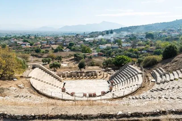 Metropolis Antik Kenti