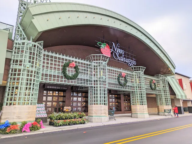 Nino Salvaggio International Marketplace