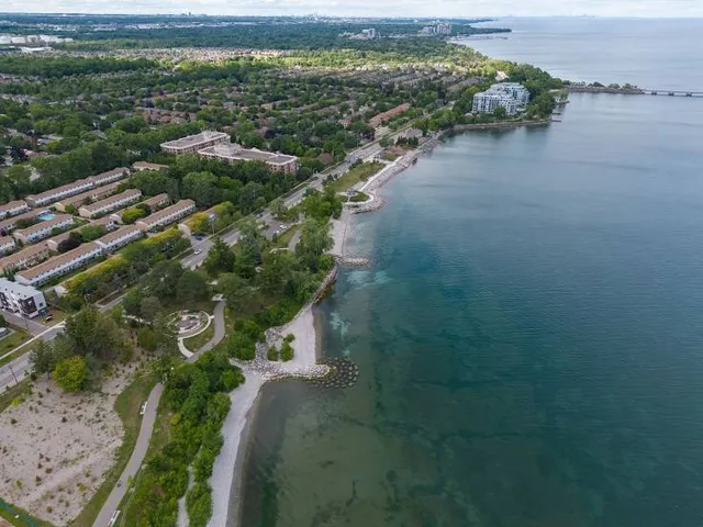 Burloak Waterfront Park
