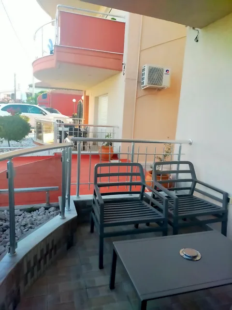 Sinanis family apartments