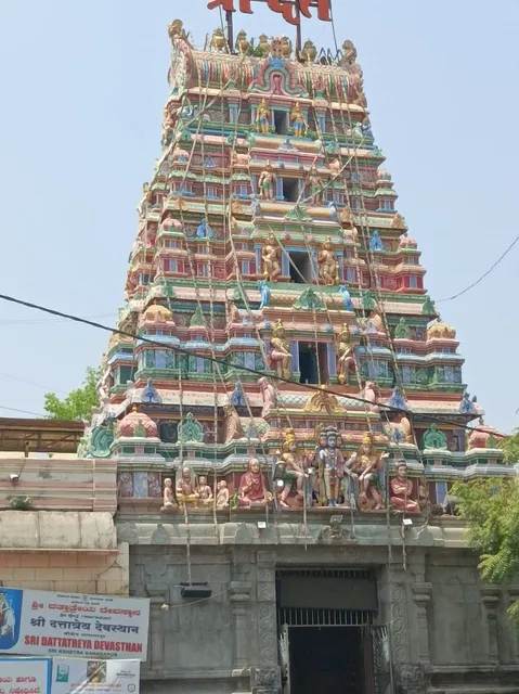 Shri Vallabh Dinkar Bhatt Pujari