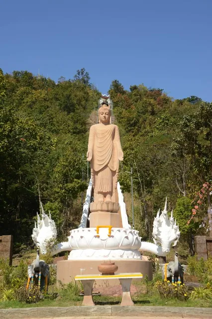 Wat Putthawat (Puttha Phu Sing)