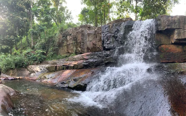 WISATA AIR TERJUN RIAM BUDI