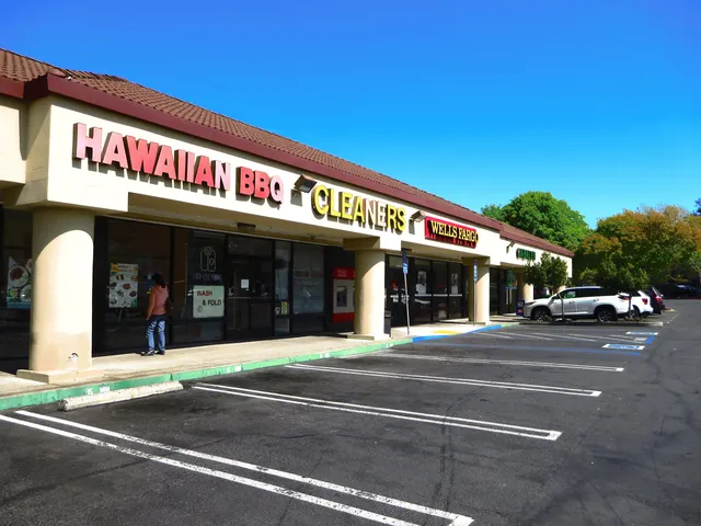 L & L Hawaiian Barbecue