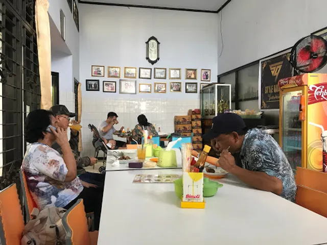 Sop Buntut Ibu Hong (ex. Istana Rasa)