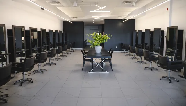 Salon Capri