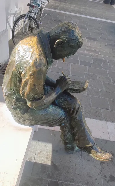 Statua di Benito Jacovitti